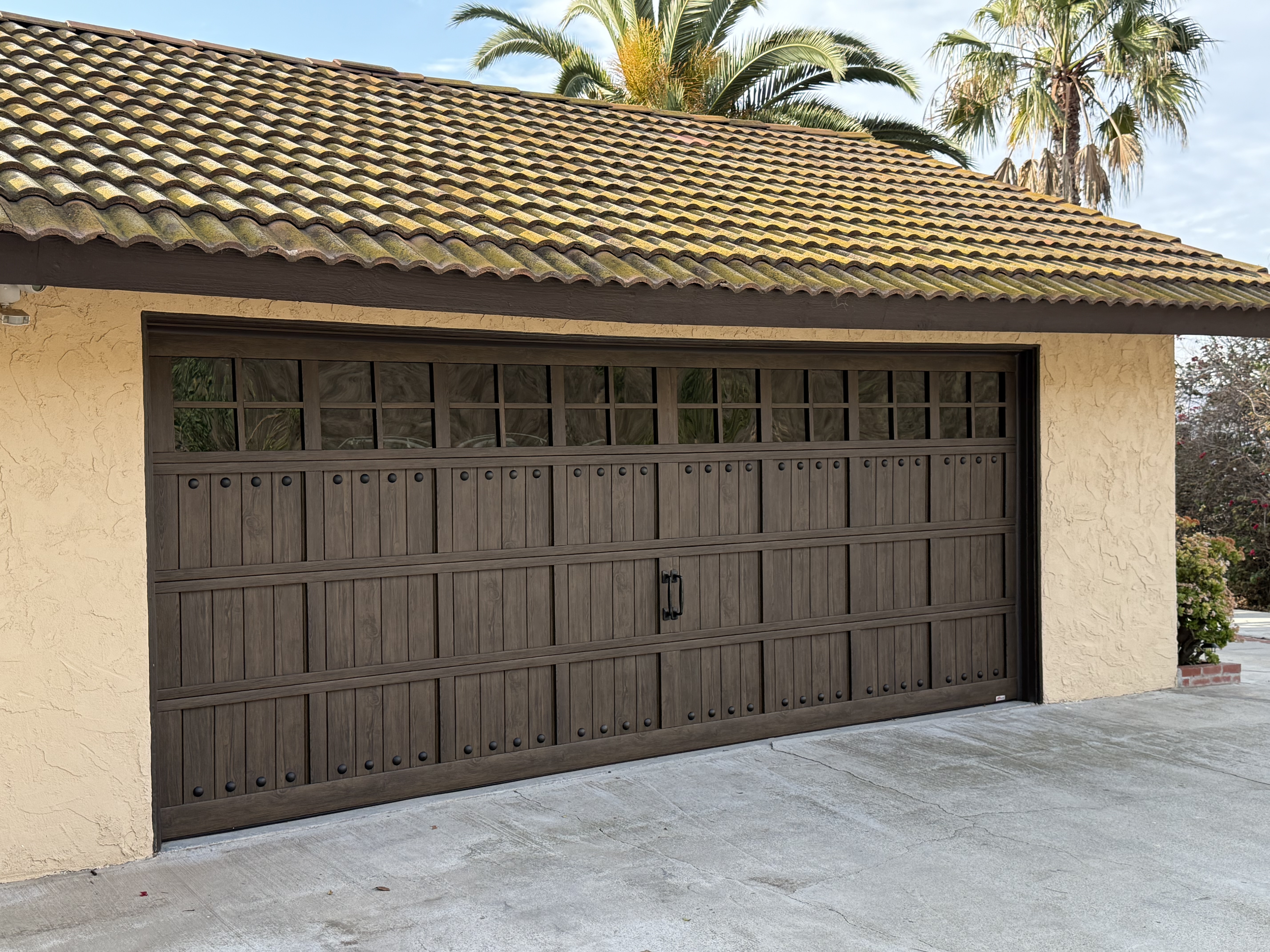 Martin Pinnacle_ Steel 183-181 I3 in Ash Woodgrain (High Gloss) (Embossed) with Design 183 Tinted Smoked Windows with Canterbury Handles and Magnetic Clavos Decorative Hardware